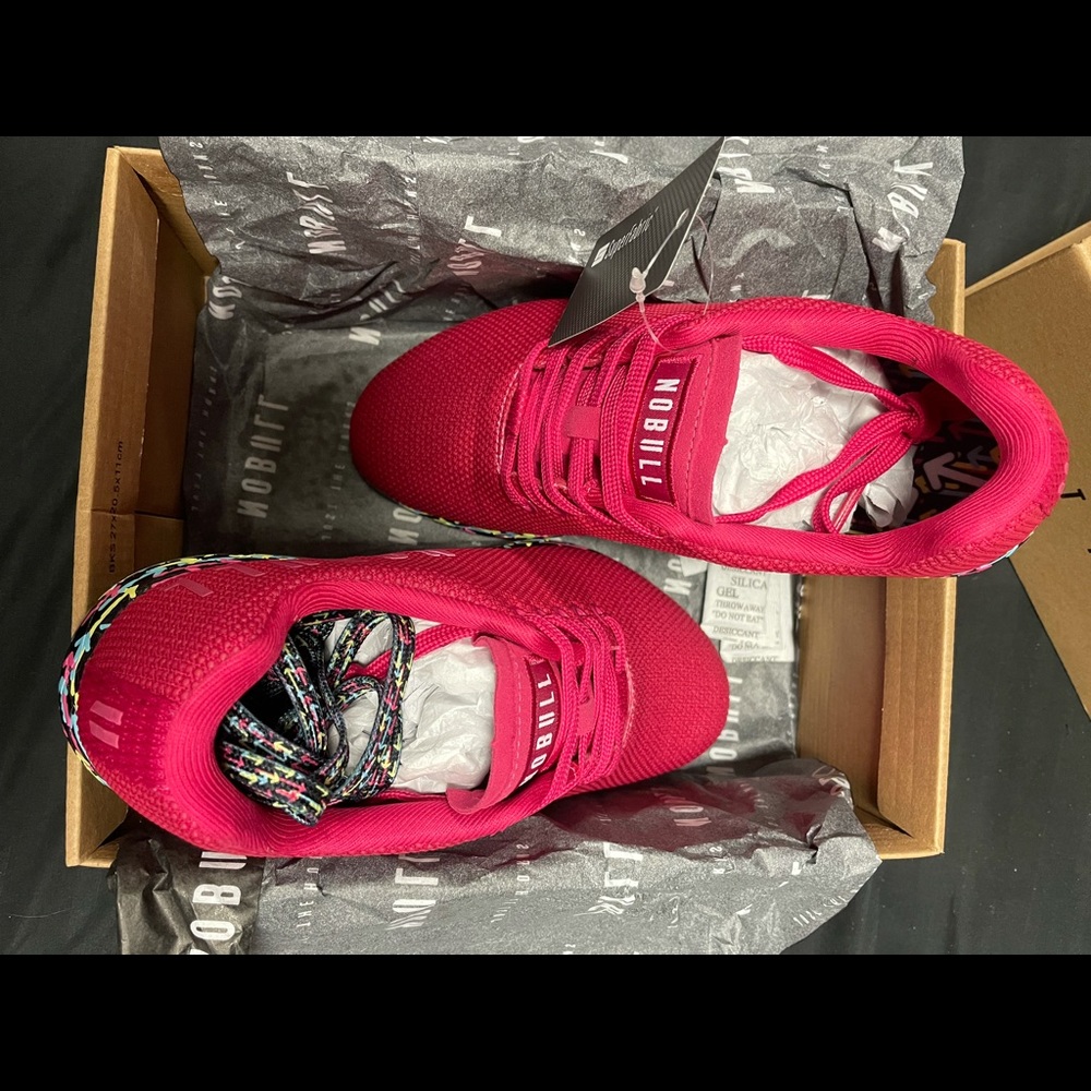 United in movement NoBull trainers. Size 7 women’s/5.5 men’s! - Picture 2 of 4